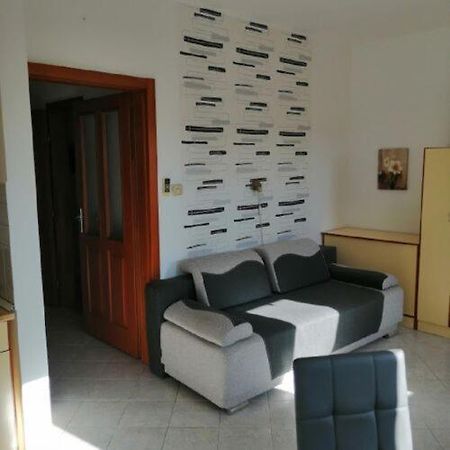 Abban Durmolj Apartman Gyula Buitenkant foto
